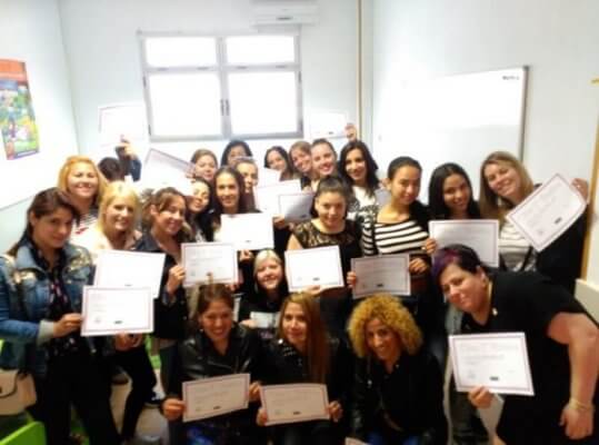 Foto alumnas del curso de extensiones de pestañas 29/05/2016