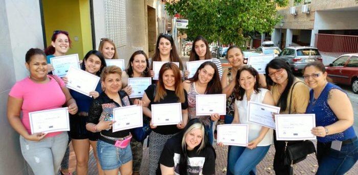 Alumnas del curso de UÑAS DE GEL Y ACRÍLICO 5/6/2016