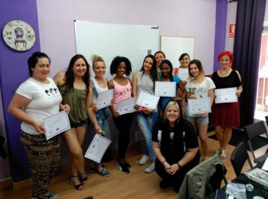 Foto con mis alumnas del curso de DECORACIÓN DE UÑAS / NAIL ART del día 12/06/16