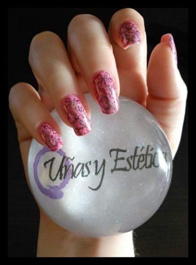 Imagen de uñas con técnica Stamping Nail Art