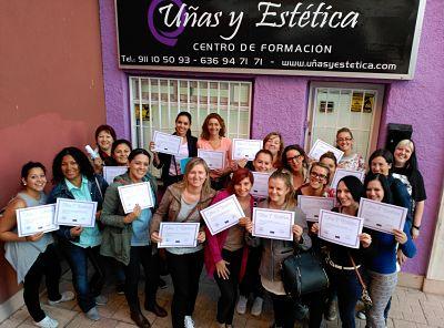 Foto del curso de uñas de acrílico y gel del día 18/09/16