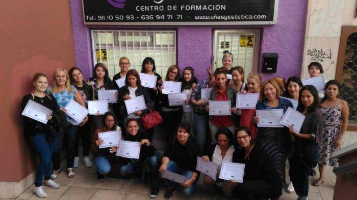 Fotos del curso de uñas esculpidas de acrílico y gel del día 2/10/16