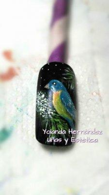 Diseño nail art con técnica Zhostovo