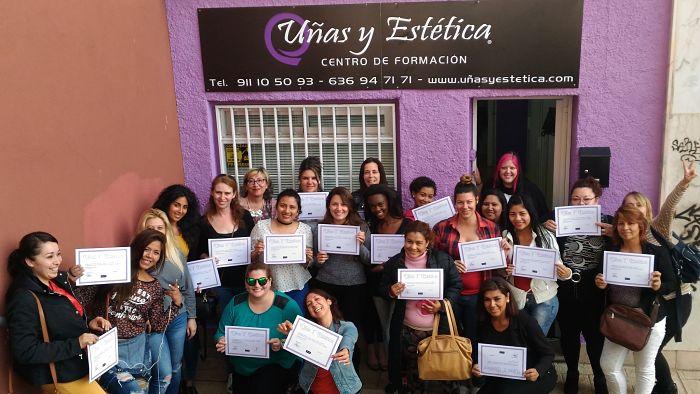 Fotos de las alumnas del curso de uñas de acrílico y gel del día 14/05/17