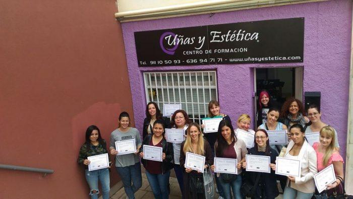 Foto de las alumnas cursos de extensiones de pestañas 21/05/17