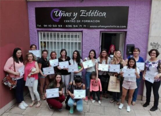 Foto de las alumnas cursos de extensiones de pestañas 04/06/17