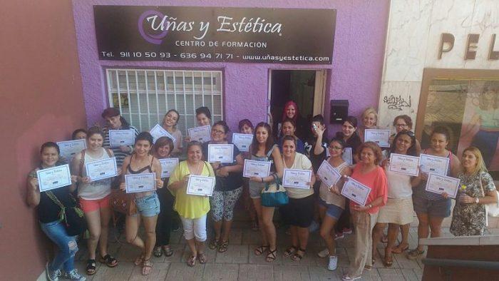 Fotos de las alumnas del curso de uñas de acrílico y gel del día 18/06/17