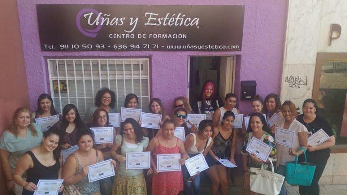 Fotos de las alumnas del curso de uñas de acrílico y gel del día 16/07/17