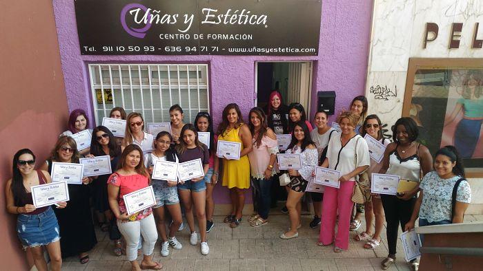 Fotos de las alumnas del curso de uñas de acrílico y gel del día 30/07/17