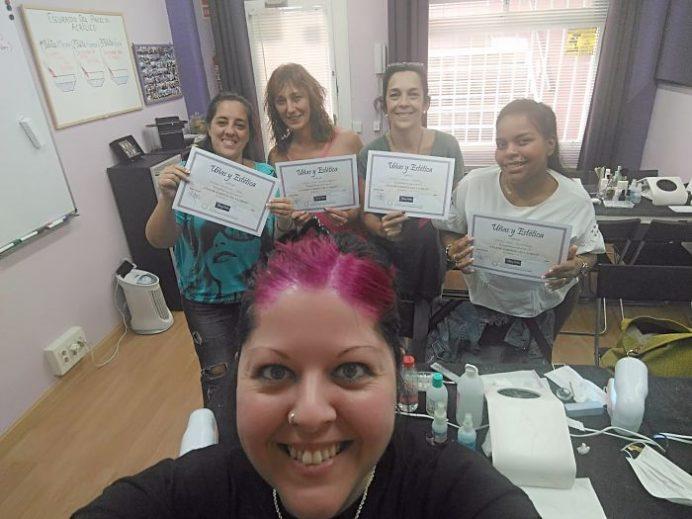 Fotos de las alumnas del curso de uñas de acrílico y gel del día 13/09/17