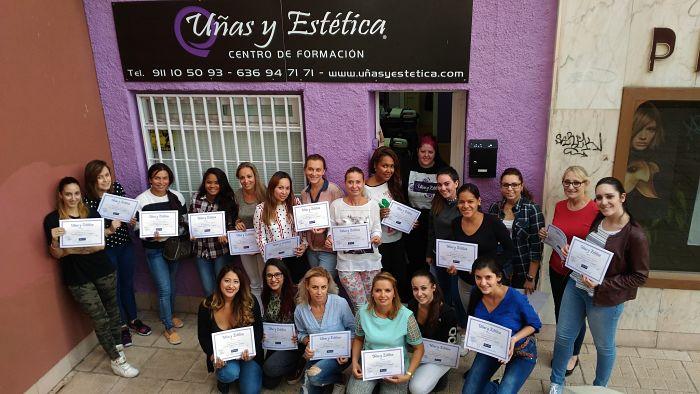 Fotos de las alumnas del curso de uñas de acrílico y gel del día 17/09/17