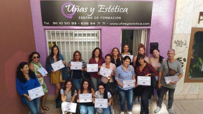 Fotos de los alumnos del curso de extensiones de pestañas del día 24/09/17