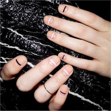 Manicura minimalista lineas simples