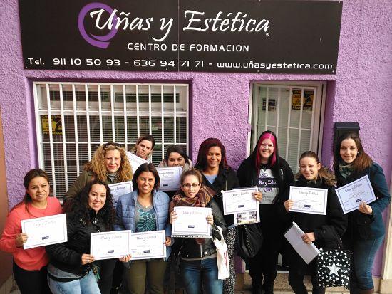 Alumnas curso de decoración con materiales 25/3/18