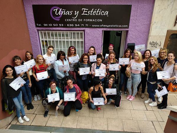 Foto de las alumnas del curso de acrílico y gel día 27/05/18