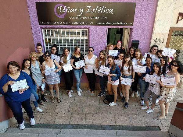 Foto de las alumnas del curso de acrílico y gel día 17/06/18