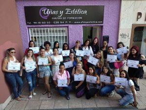 Foto de las alumnas del curso de acrílico y gel día 01/07/18