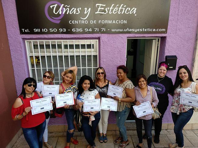 Alumnas del curso extensiones de pestañas 22/07/18 - Con la profesora Yolanda Hernández