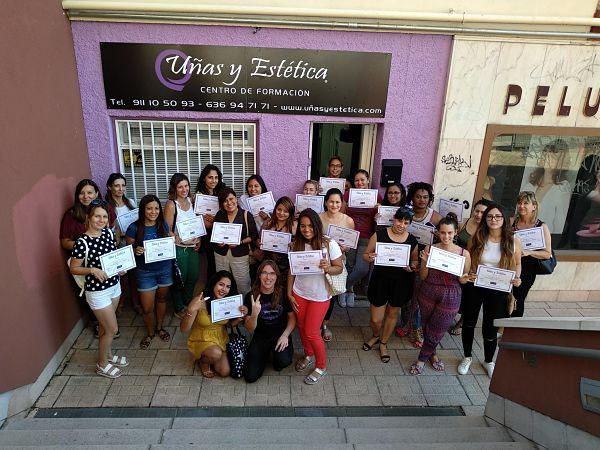 Foto de las alumnas del curso de acrílico y gel día 29/07/18