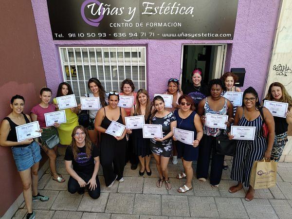 Fotos de las alumnas del curso de esmalte permanente del día 5/8/18