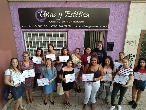 Foto de las alumnas del curso de acrílico y gel día 12/08/18 - Con Yolanda Hernández