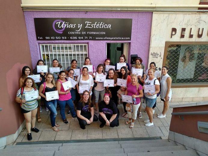 Foto de las alumnas del curso de acrílico y gel día 26/08/18