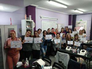 Foto con las alumnas del curso de uñas de gel y acrílico del día 7/10/18