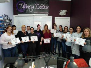 Foto de las alumnas del curso de esmaltado semipermanente del día 7/4/19