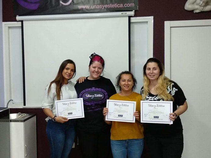 Foto de las alumnas del curso de Decoración de uñas del día 21/4/19