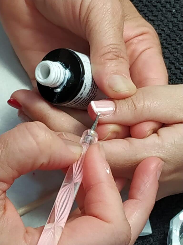 Trabajos de nuestras alumnas del curso de manicura con torno y esmaltado semipermanente del día 02/06/19