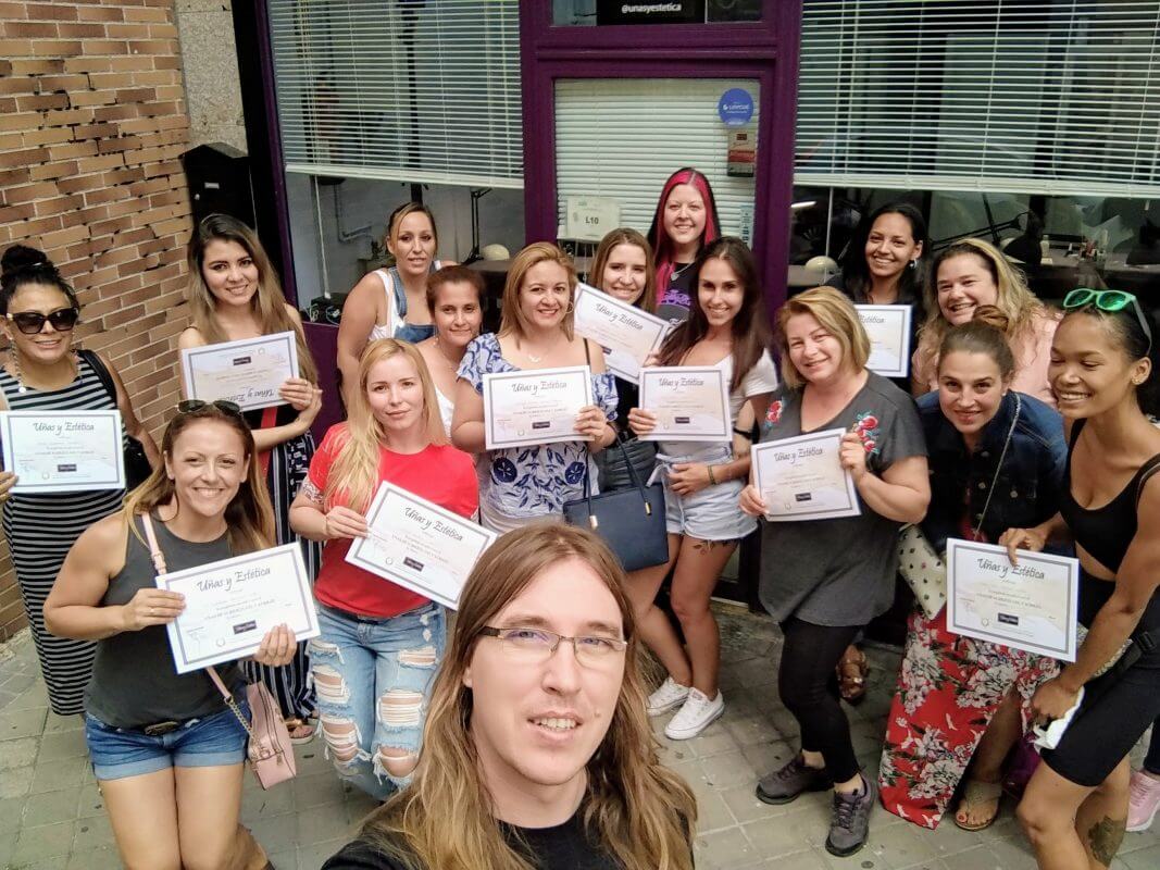 Foto de las alumnas del curso de uñas de gel y acrílico del día 14/07/2019