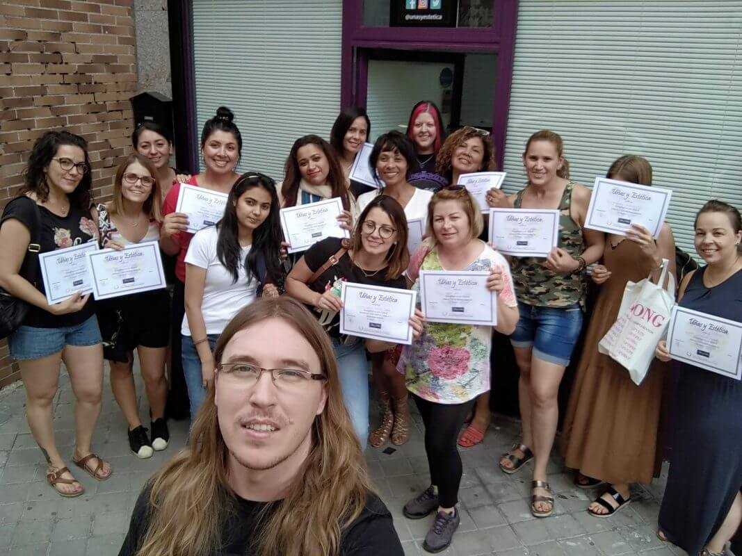 Foto de las alumnas del curso de uñas de esmaltado permanente y mani con torno del día 21/07/2019