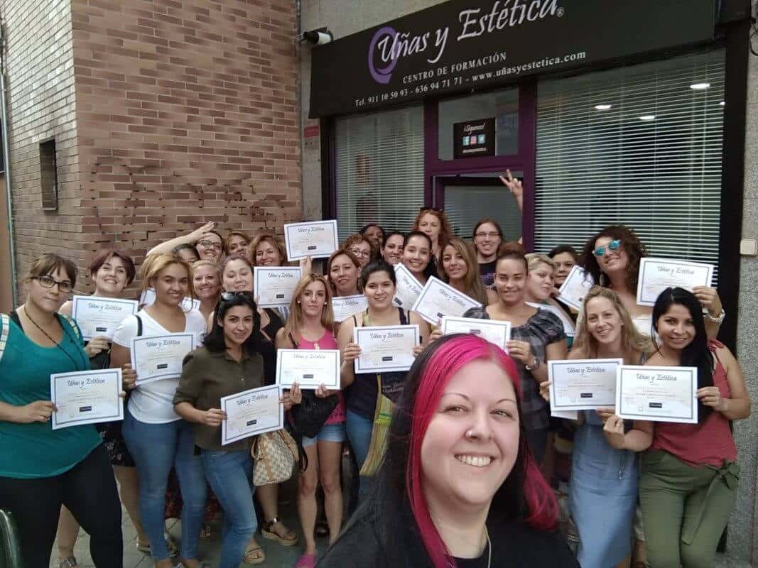 Foto de las alumnas del curso de uñas de gel y acrílico del día 01/09/2019