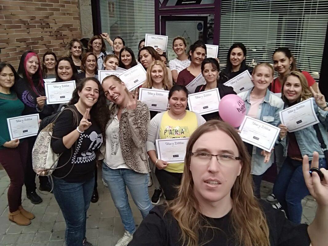 Foto de las alumnas del curso de uñas de gel y acrílico del día 22/09/2019