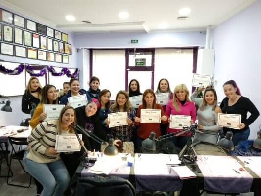 Foto de las alumnas del curso de extensiones de pestañas del día 22/12/2019