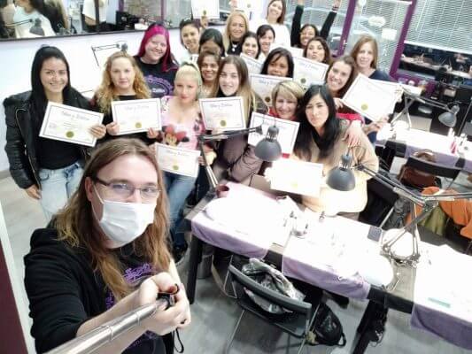 Foto de las alumnas del curso de uñas de gel y acrílico del día 8/3/20