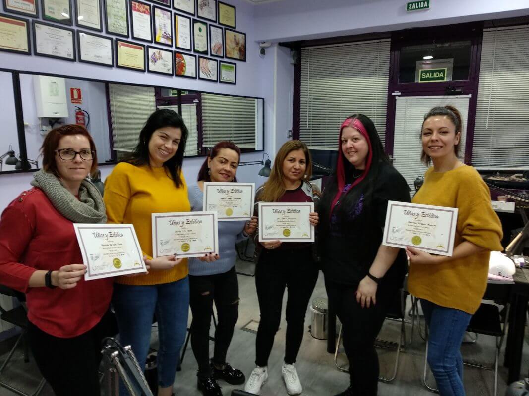 Foto de las alumnas del curso de decoración de uñas del día 01/03/20