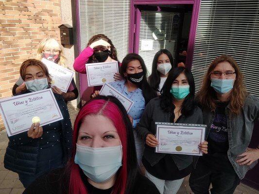 Fotos de las alumnas. Curso Extensiones de pestañas 1/11/20