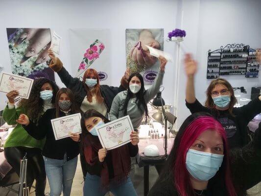 Fotos de las alumnas del curso de manicura con torno y esmalte permanente. 17/01/21