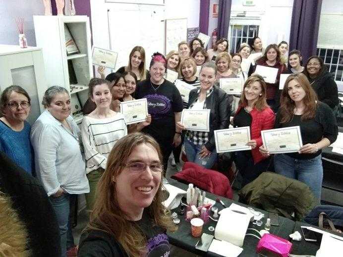 Foto de las alumnas del curso de uñas de gel y acrílico del día 24/02/19