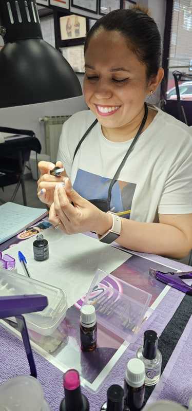Curso de uñas en Madrid - Semipermanente